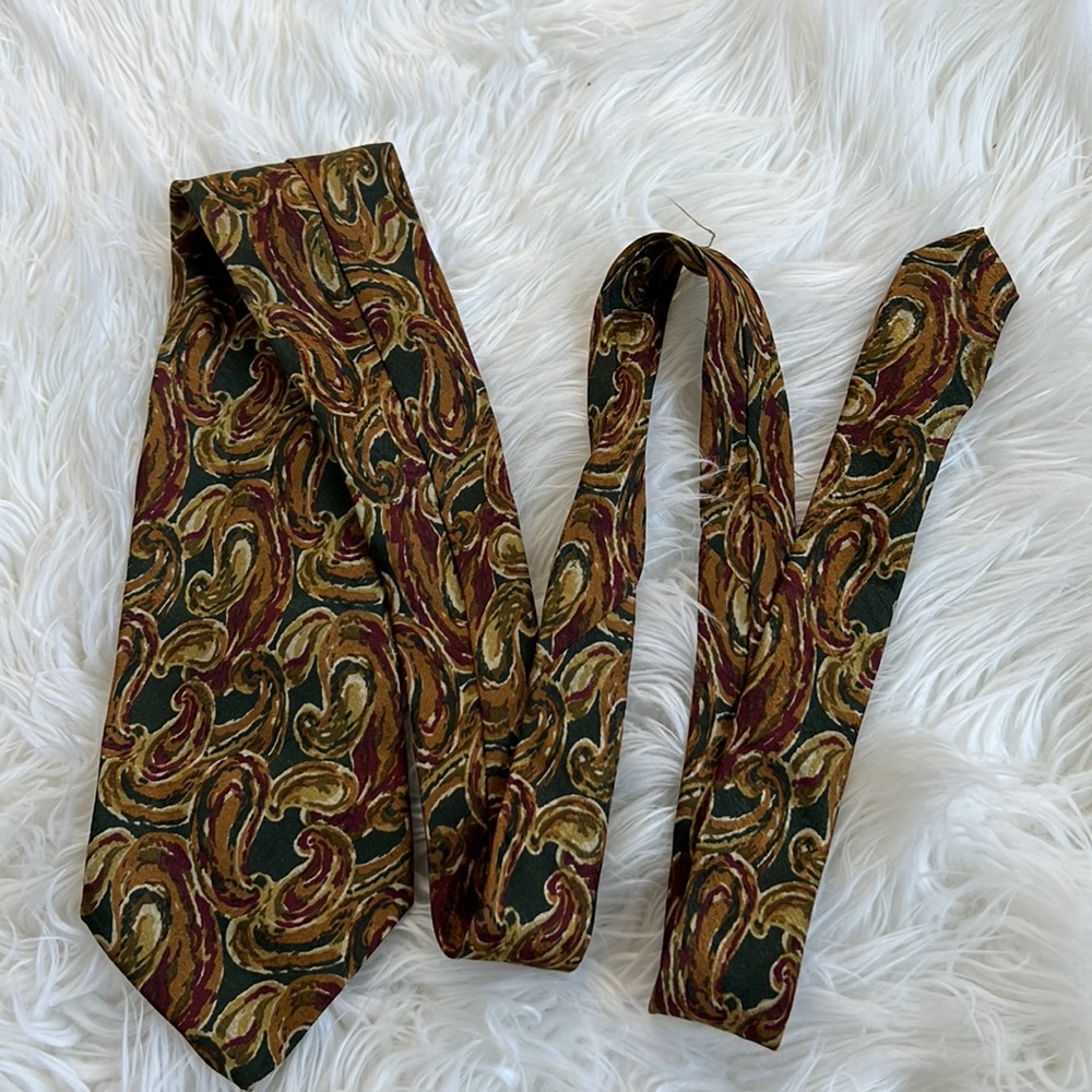 ✅ VINTAGE Fendi Paisley Print Luxury Tie  100% Silk - Picture 7 of 7